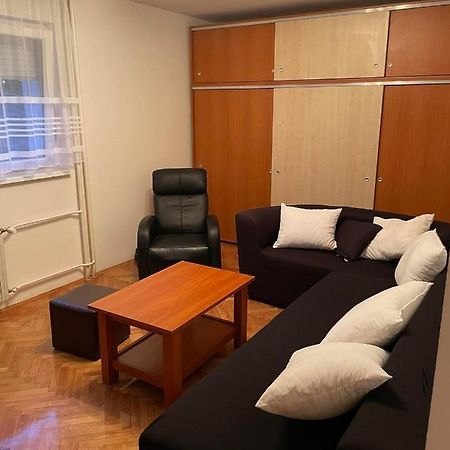 Lolly Apartment Karlovac Bagian luar foto